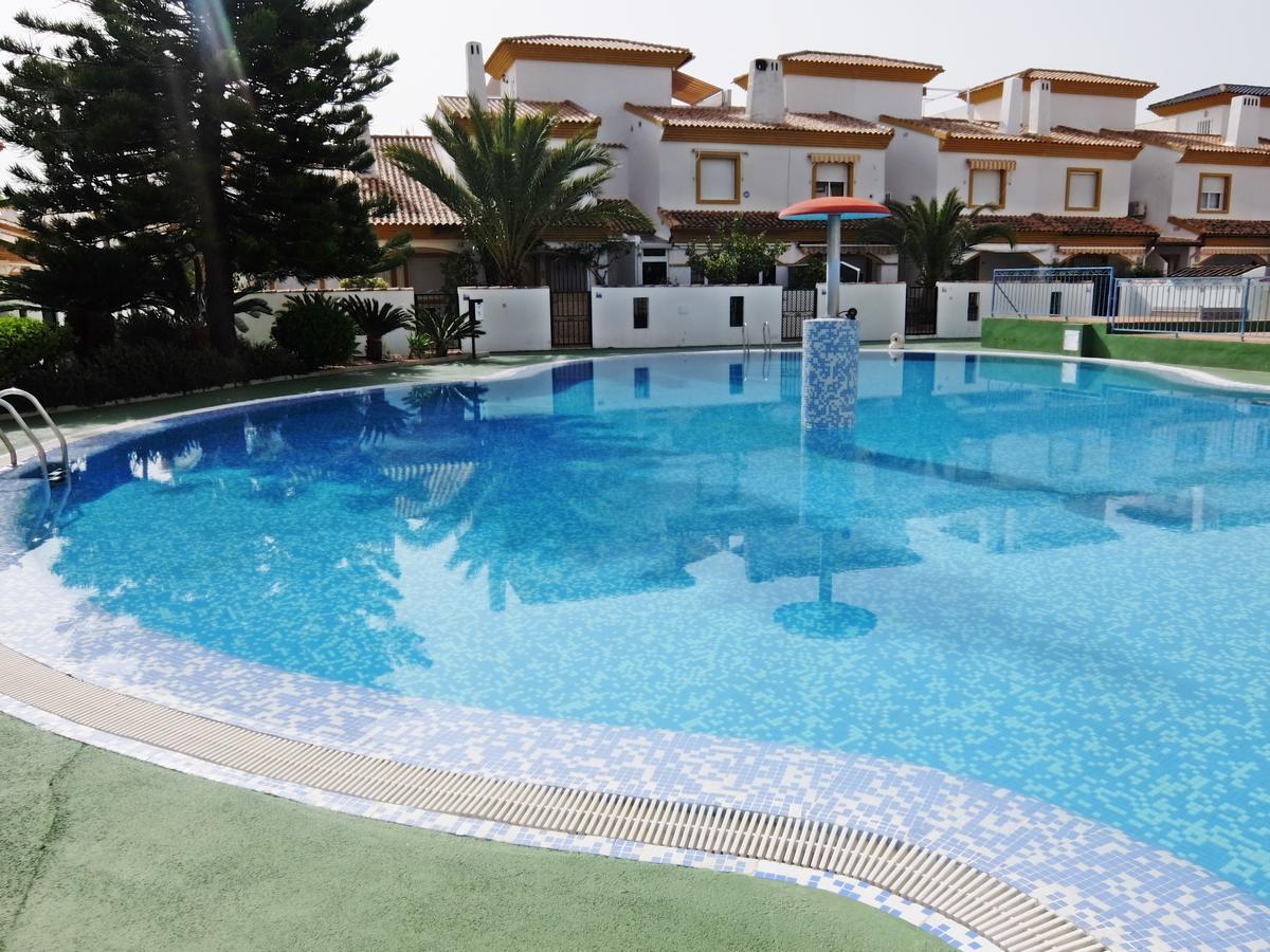 Apartamento Familiar Junto A La Playa De San Fernando - أوليفا المظهر الخارجي الصورة