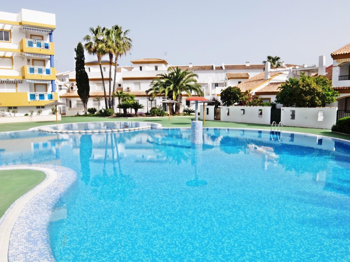 Apartamento Familiar Junto A La Playa De San Fernando - أوليفا المظهر الخارجي الصورة