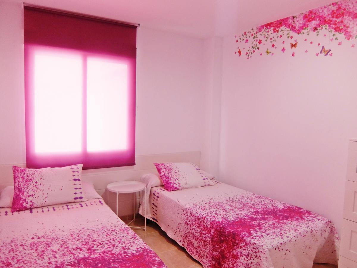 Apartamento Familiar Junto A La Playa De San Fernando - أوليفا المظهر الخارجي الصورة