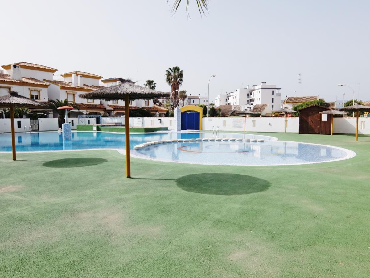 Apartamento Familiar Junto A La Playa De San Fernando - أوليفا المظهر الخارجي الصورة