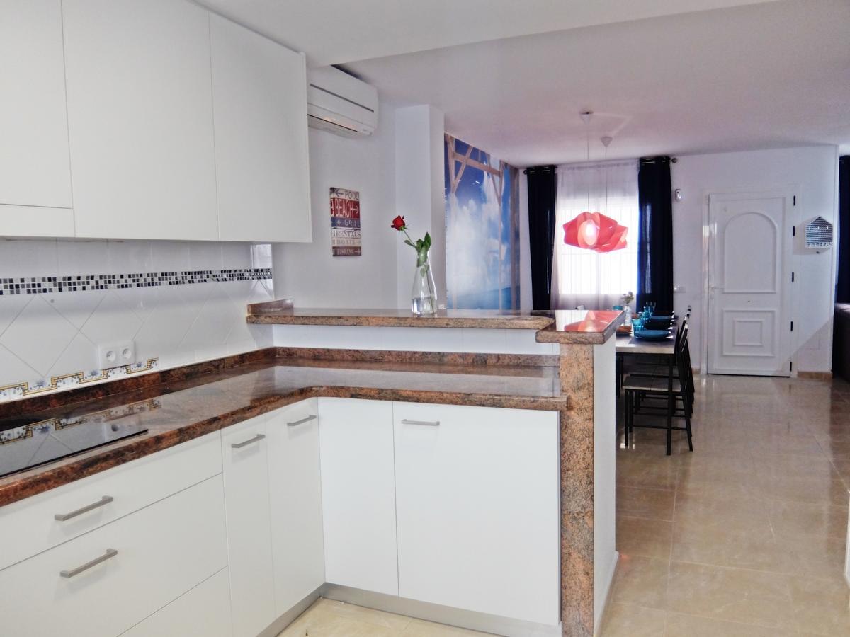 Apartamento Familiar Junto A La Playa De San Fernando - أوليفا المظهر الخارجي الصورة