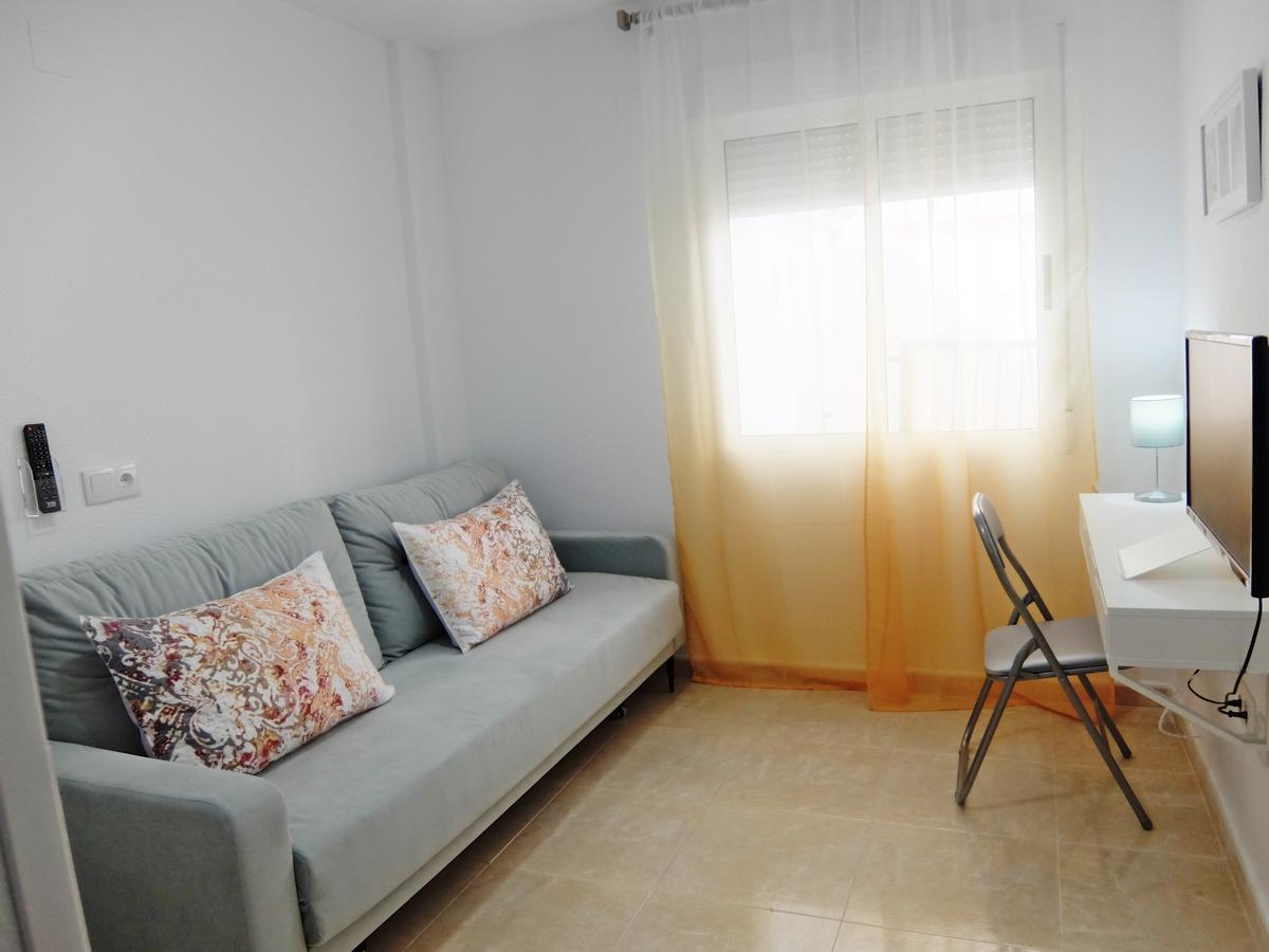 Apartamento Familiar Junto A La Playa De San Fernando - أوليفا المظهر الخارجي الصورة